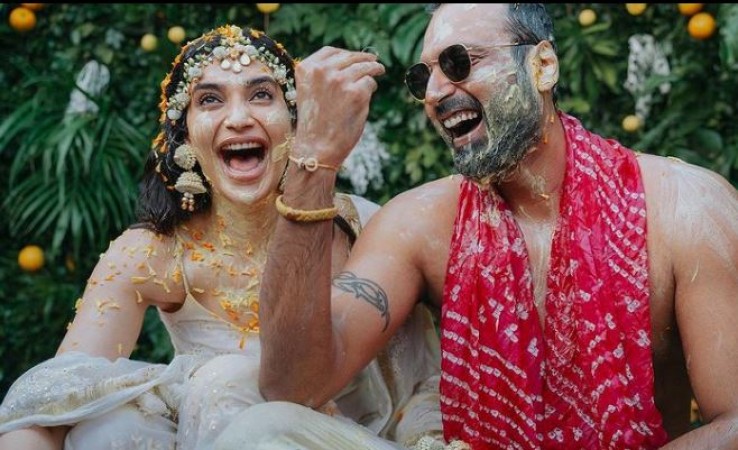 अपनी शादी में जमकर नाचती नजर आई करिश्मा तन्ना, वीडियो ने लूटा फैंस का दिल