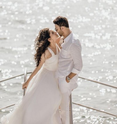 Ankita Lokhande gets romantic with husband Vicky Jain, pictures splashed on social media