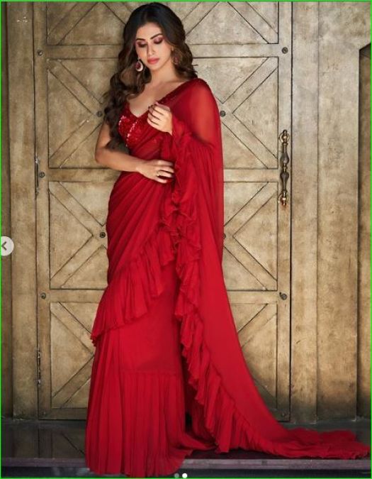 Bollywood Actresses in Red Saree look