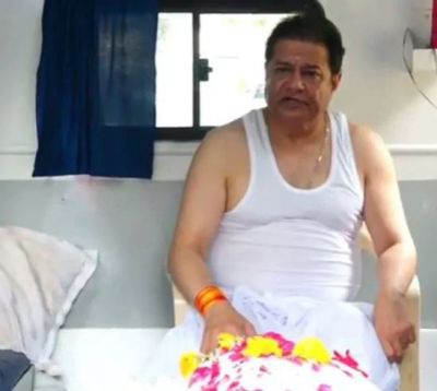 Anup Jalota bid farewell to his mother with tears in his eyes