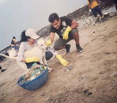 FIR actress Kavita Kaushik participates in beach clean up drive