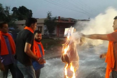 उत्तराखंड के लोगों ने चाइनीज सामान जलाकर जाहिर किया अपना गुस्सा