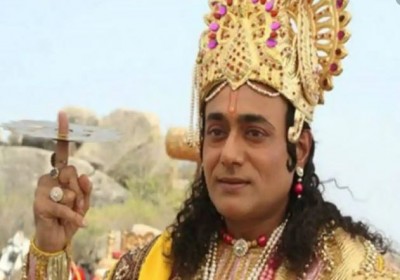 Krishna raises Govardhan mountain, killed Kansa
