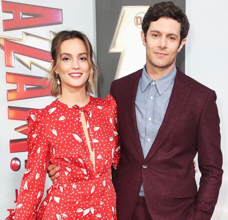 Leighton Meester And Adam Brody's Relationship Story | NewsTrack English 1