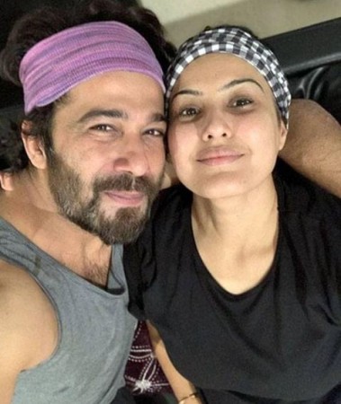 Kamya Punjabi shares workout selfie with husband