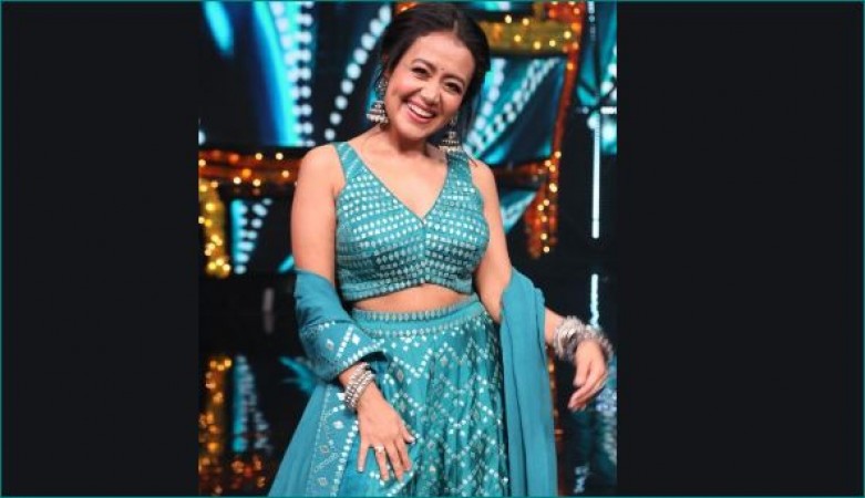 Neha Kakkar Ts Rs 1 Lakh To This Contestant Of Indian Idol 12 Newstrack English 1 