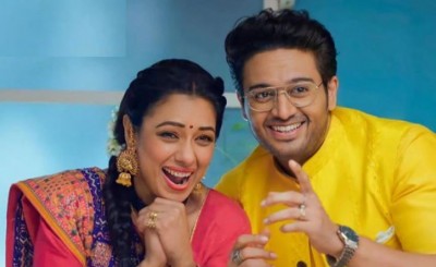 Anupama proposes Anuj in a crazy way: Ravivaar With Star Parivaar