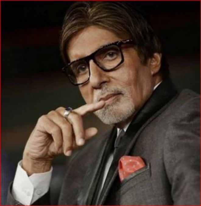 Big B reveals why he use middle finger to use mobile