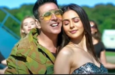 Romantic Anthem of the Year ‘Saathiya’ from Akshay Kumar’s Cuttputlli is out, Watch now