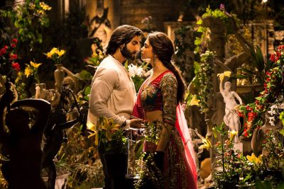 Happy Kiss Day 2018: Nervous about the first kiss? These Bollywood actors will teach you