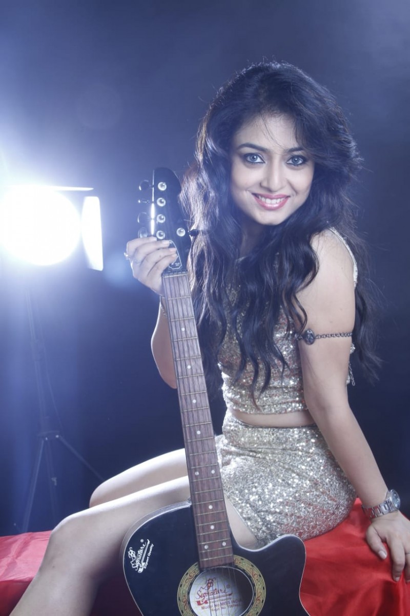 I like party songs which have some groove and vibe to it: Abhinanda Sarkaar