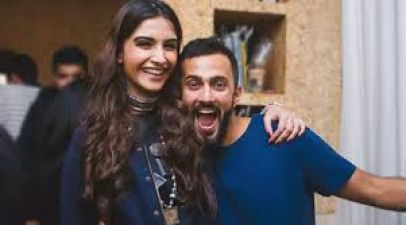 Sonam and Anand share lunch date on Skype