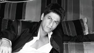 Fan dreams about Shah Rukh expecting his fourth child