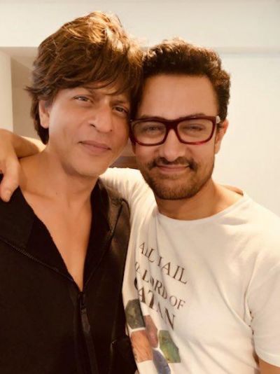 See Shah Rukh Khan gets a hug from the Thug: Amir Khan is first to see the trailer of   Zero