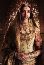 Rajput outfits in Rajasthan threaten to smash up theatres if film is screened