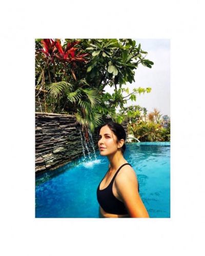 See pic :Katrina Kaif is busy showing off nature in a pool