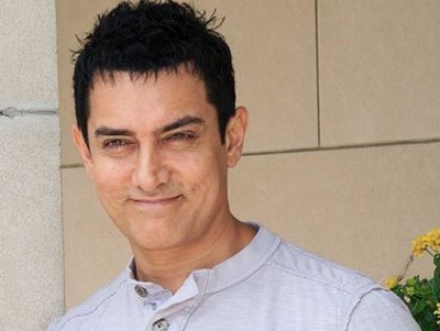 Aamir Khan's Bollywood Journey Begins with 'Holi'