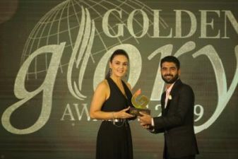 Sahil Rohira awarded as the Young Emerging Photographer of the Year award by actress Preity Zinta at GGA, 2019