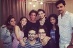 'Dear Zindagi' team's get together-SRK,Ali and Alia poses for a snap !