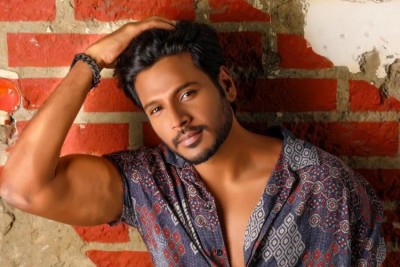 Sundeep Kishan flaunts his chiseled abs and toned physique in the latest pictures
