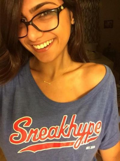 Mia Khalifa punches a fan when clicked a selfie without asking her