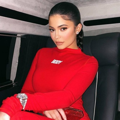 Kylie Jenner raises temperature in black dress, see picture here