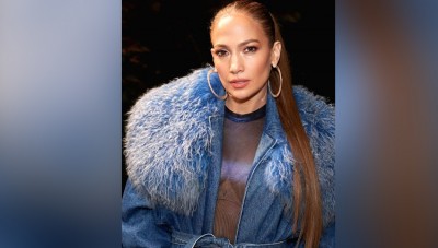 Jennifer Lopez opens Ben's simple, meaningful message engraved on her engagement ring