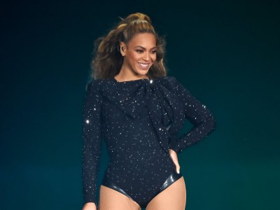 Beyonce amazes her young fan fighting cancer; see video!