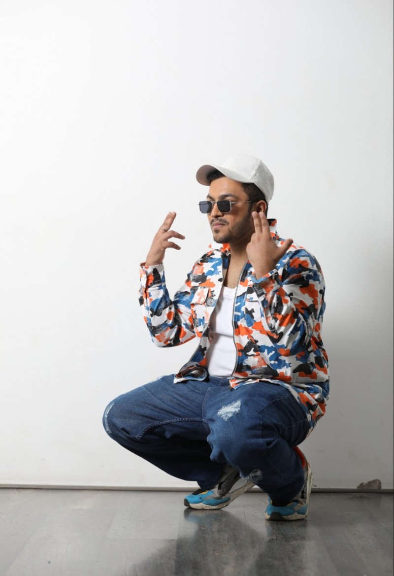 Manit Jain aka Moombahton Massiv finally releases a new music single with Richie Loop
