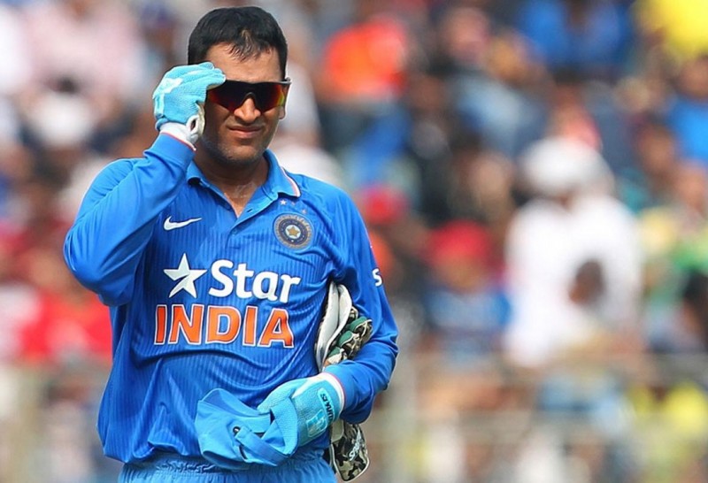 MS Dhoni listens to ‘Mere Mehboob’ in a rest room