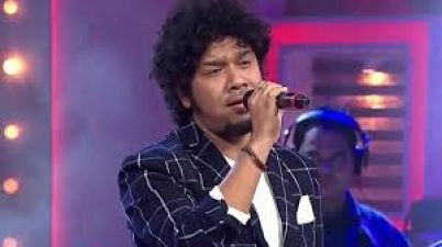 Singer Papon kisses a minor on camera; complaint filed