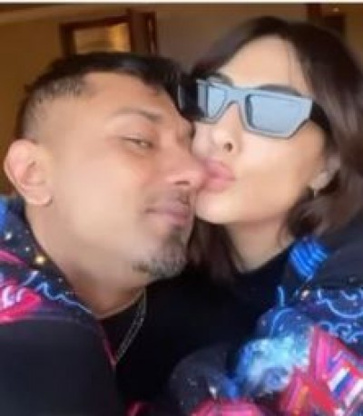 Watch, Honey Singh’s romantic video with Girlfriend Tina Thadani went viral