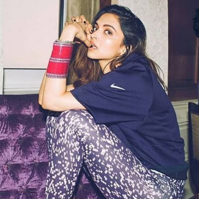 Newlyweds Deepika Padukone stuns in her chura, tee and leggings, check out picture here