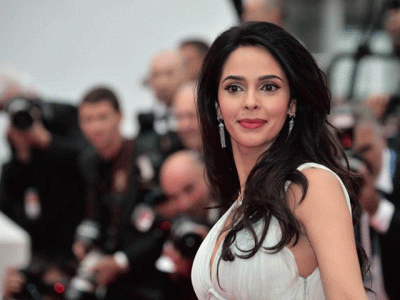 I want to free every girl from fear, Mallika Sherawat wrote her heart out on Twitter