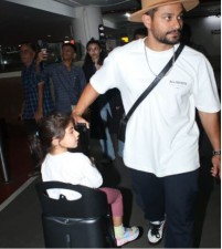 Kunal Kemmu and their daughter Inaaya Naumi Kemmu were seen arriving from their holiday at the Mumbai Airport