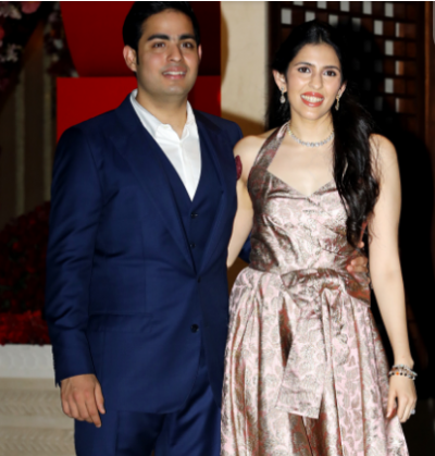 Photos! Akash Ambani and Shloka Mehta engagement party bash