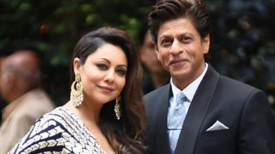 “Being with you is like being on Stage' Shah Rukh Khan writes the message for Gauri