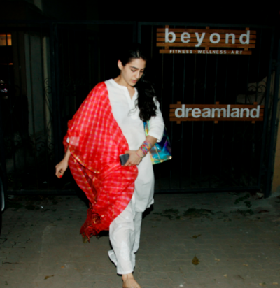 Sara Ali Khan captured in a traditional outfit, looks pretty