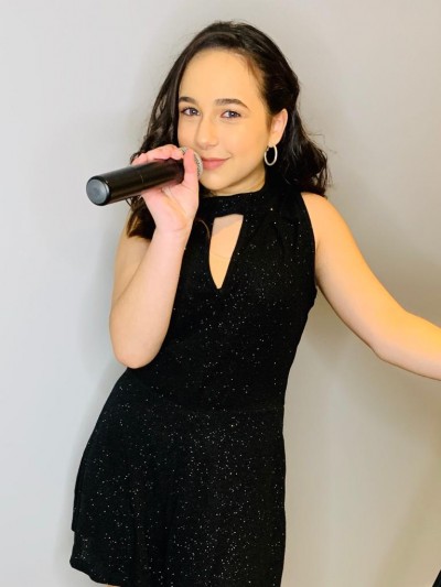 Loren Aronov : A young singer that's destined for stardom
