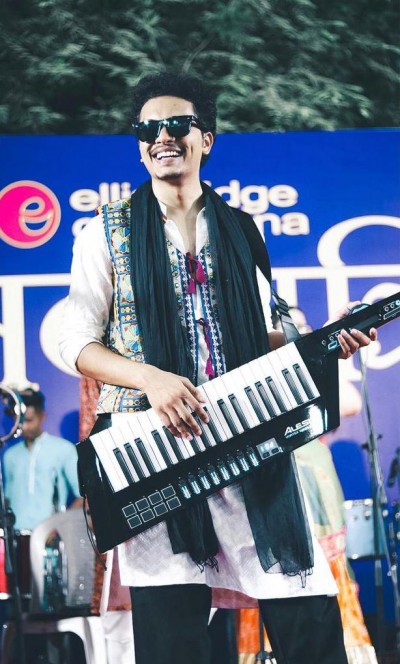 Singer Arpan Mahida's heartfelt musical pray to Deity is overwhelming