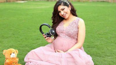 Singer Tulsi Kumar’s Adorable Maternity Shoot