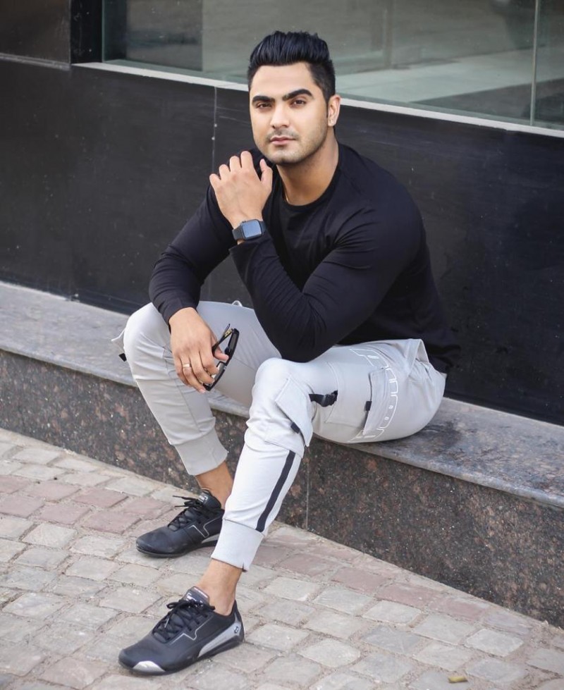Singer Paras Thakral and his Journey as Singer.