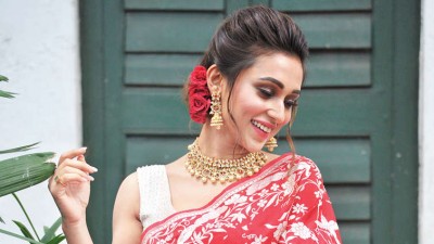 Mimi Chakraborty Join Viral 'Pawri' Trend in Hilarious Posts, watch it here