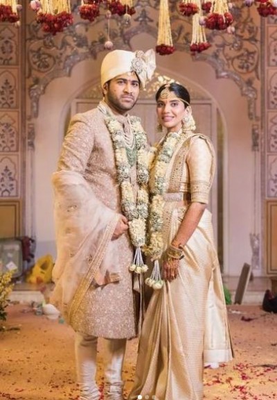 Sharwanand and Rakshitha Reddy get married, Ram Charan also present there