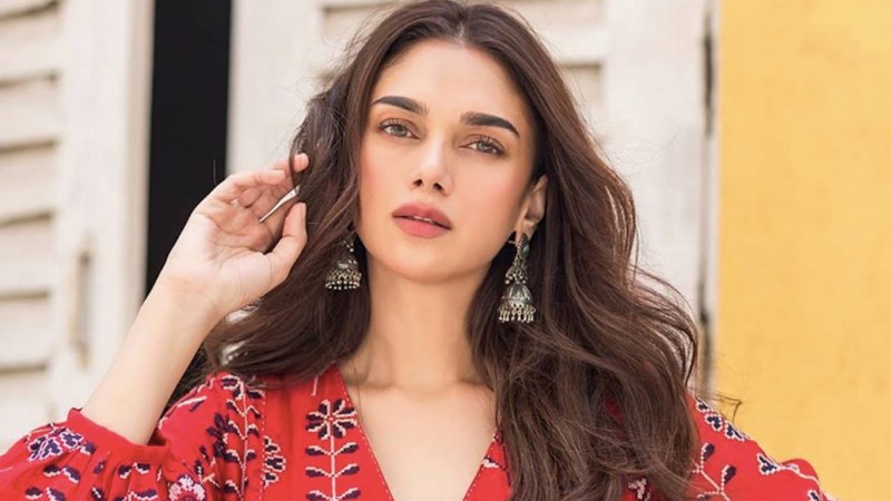 Aditi Rao Hydari is seen with her puppy in this adorable video!