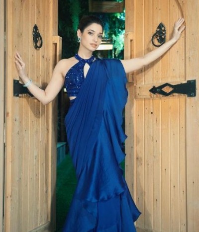 Tamannaah Bhatia Looks Beautiful In Blue Saree, See Photos
