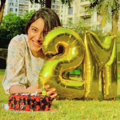 Surbhi Chandna makes this promise on getting 2 million followers on Instagram