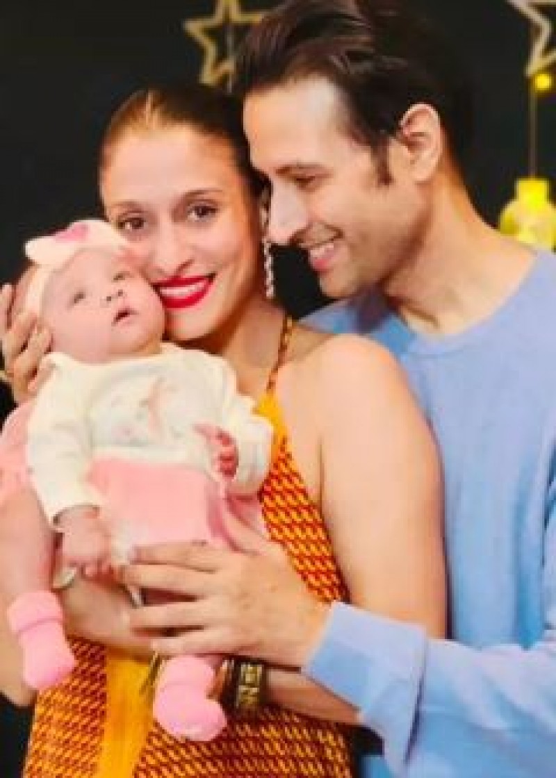 Video!! This Famous celebrity couple blessed with a baby girl