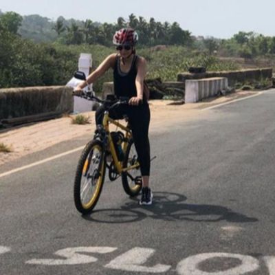 Jennifer Winget goes cycling on the streets of Goa, see pictures