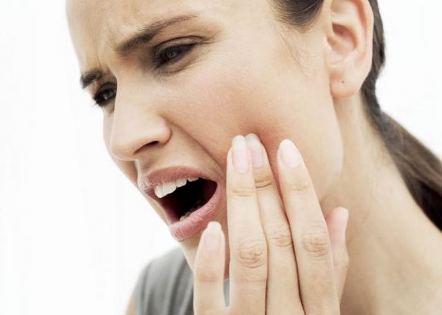 जब सताये दांत का दर्द तो ये करे उपाय